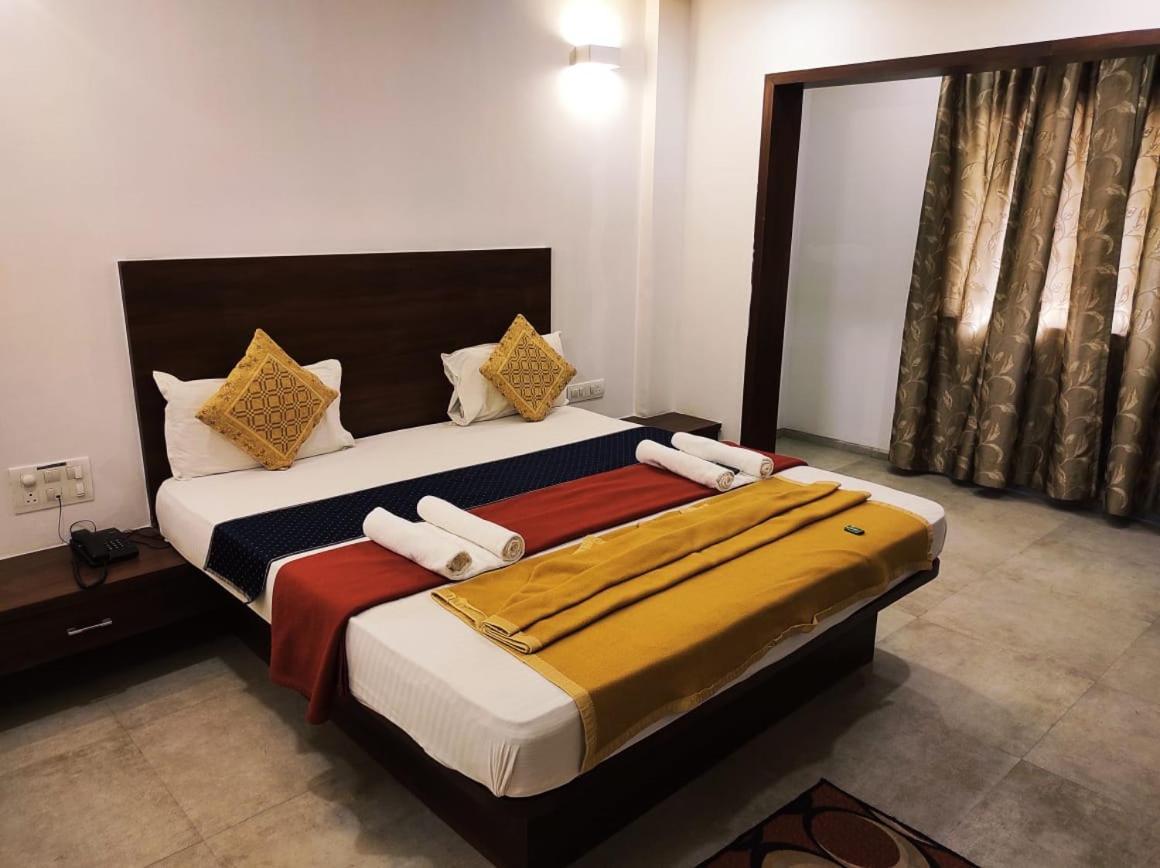 Hotel Manasi Inn Satara Exterior foto
